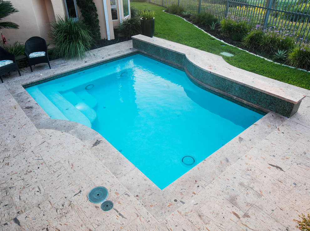 Example of a transitional pool design in Austin