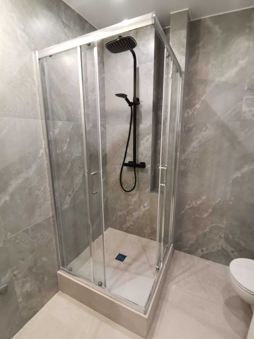 Квартира в светлых тонах с реечным декором