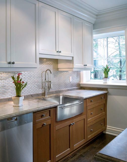 apron sink with towel bar