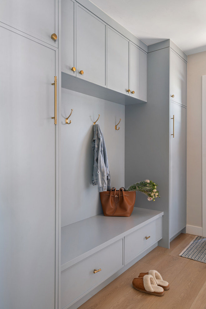 Entryway - coastal entryway idea in San Diego