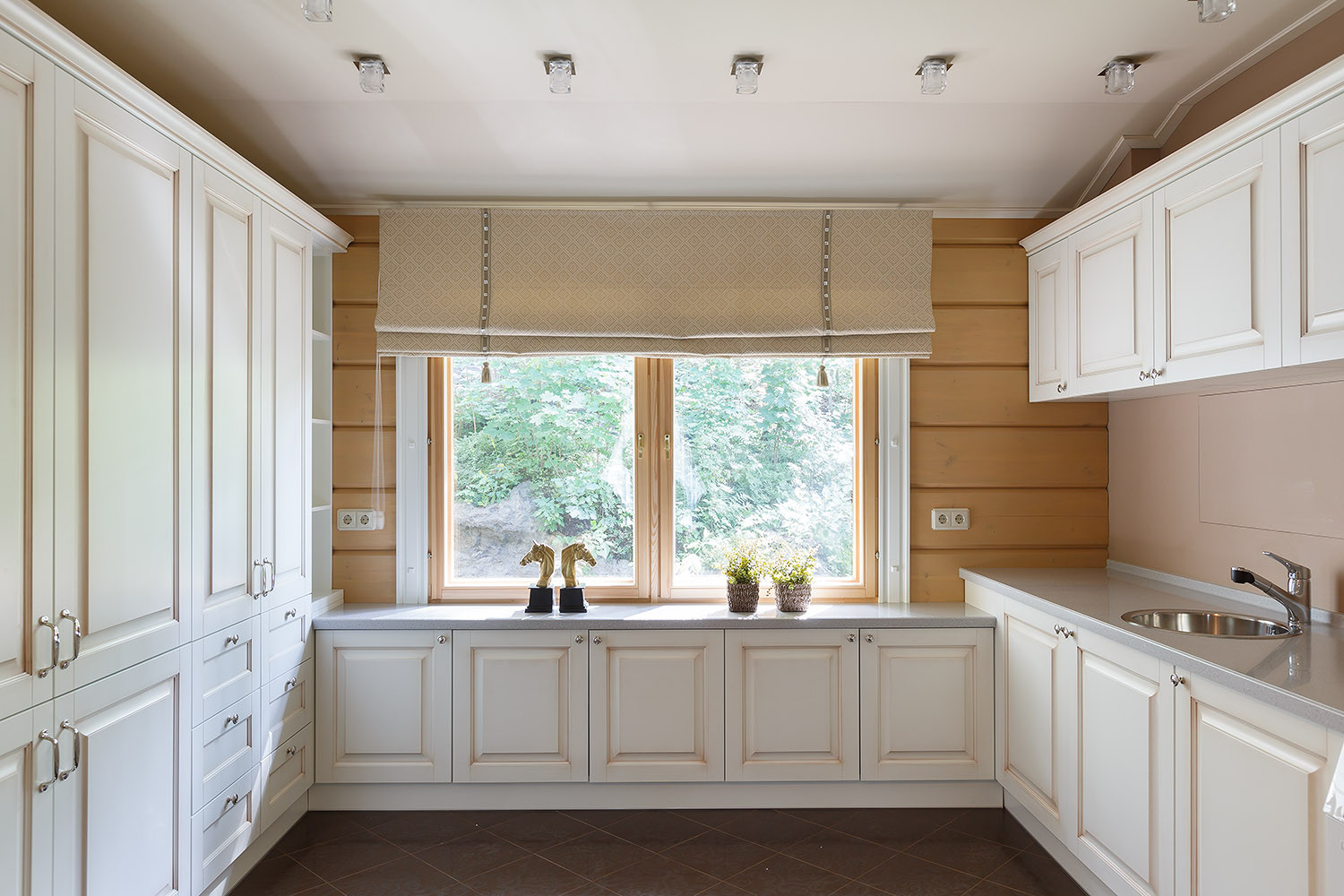 Загородный дом из клееного бруса компании Honka