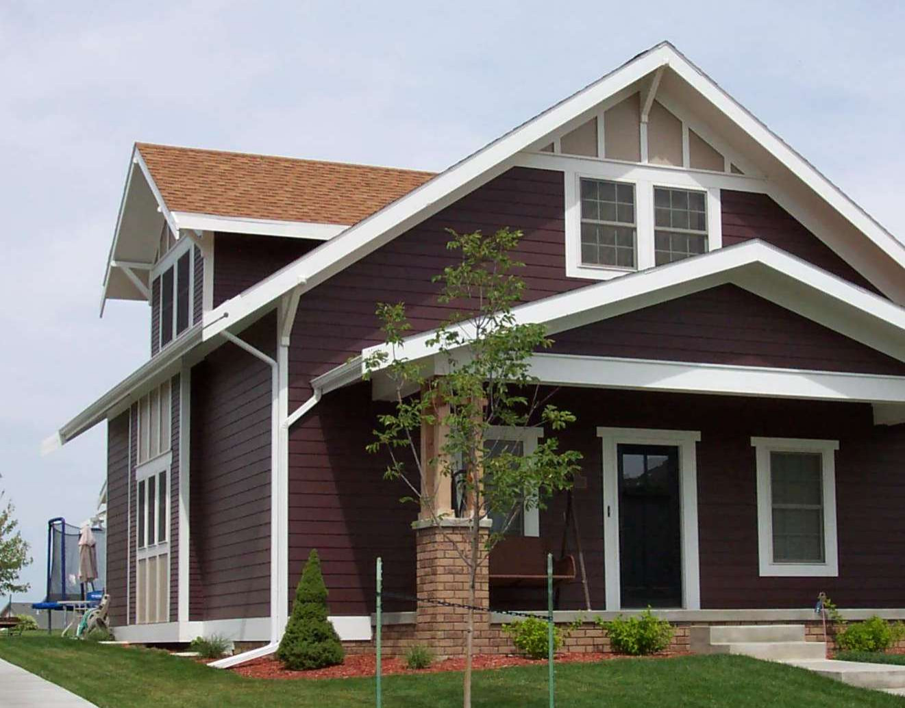 Burgundy Siding - Photos \u0026 Ideas | Houzz, image size:1321x1034