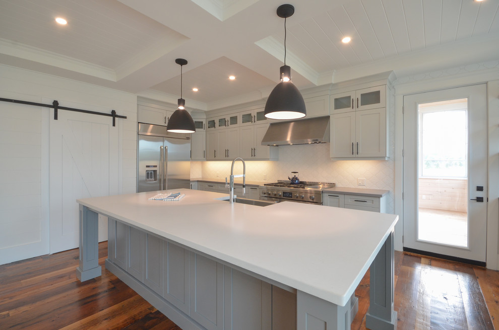 Inspiration for a transitional kitchen remodel in Toronto