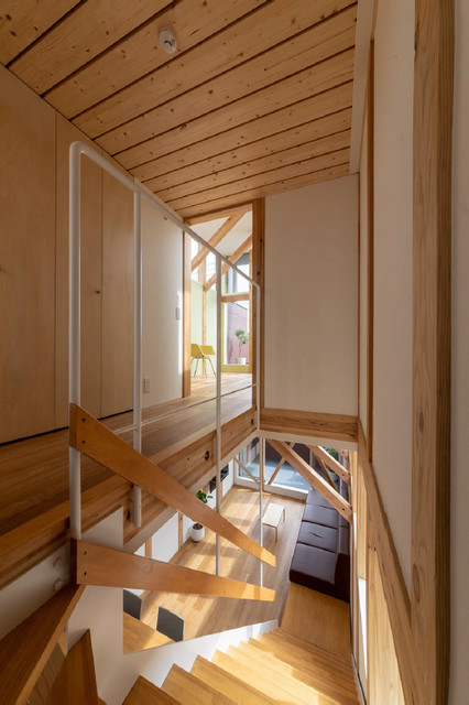 草加の建物 minimalistisch-treppen