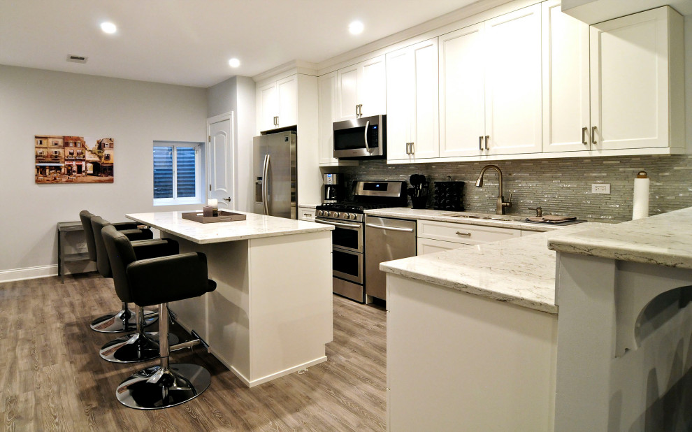 Inspiration for a transitional kitchen remodel in Chicago