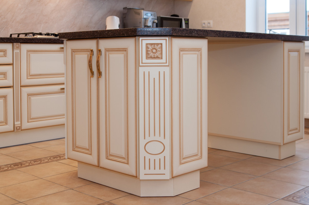 Классическая кухня с "островом"