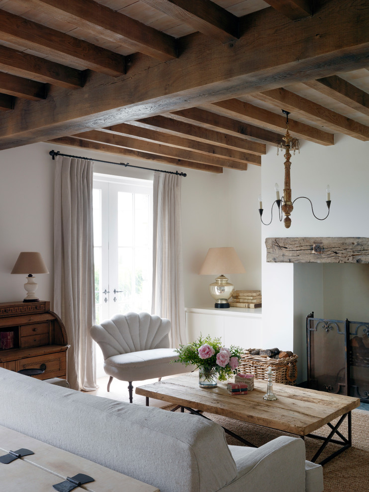 Inspiration for a country living room in London.