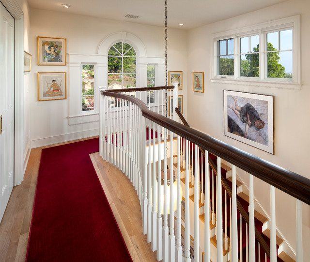 Montecito Shingle Style Home clasico-recibidor-y-pasillo