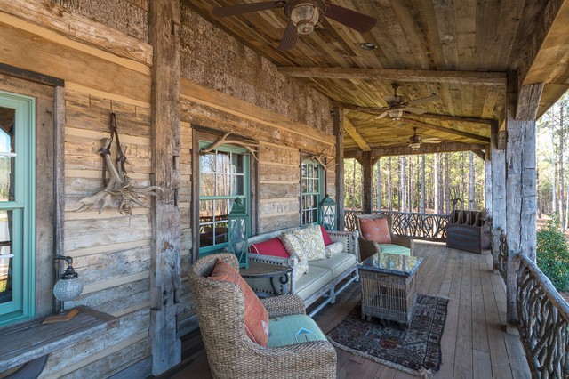 7 Eagles Lodge rustico-portico