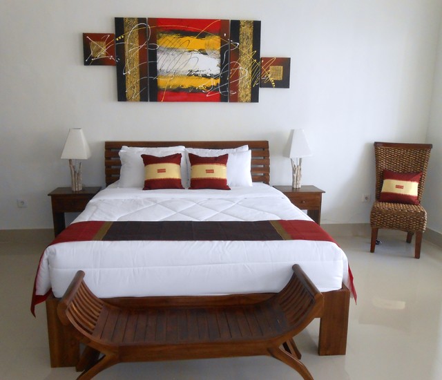 Villa Exotic asian-bedroom