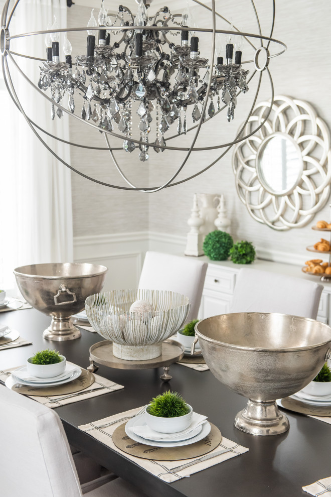 Inspiration for a transitional home design remodel in Toronto