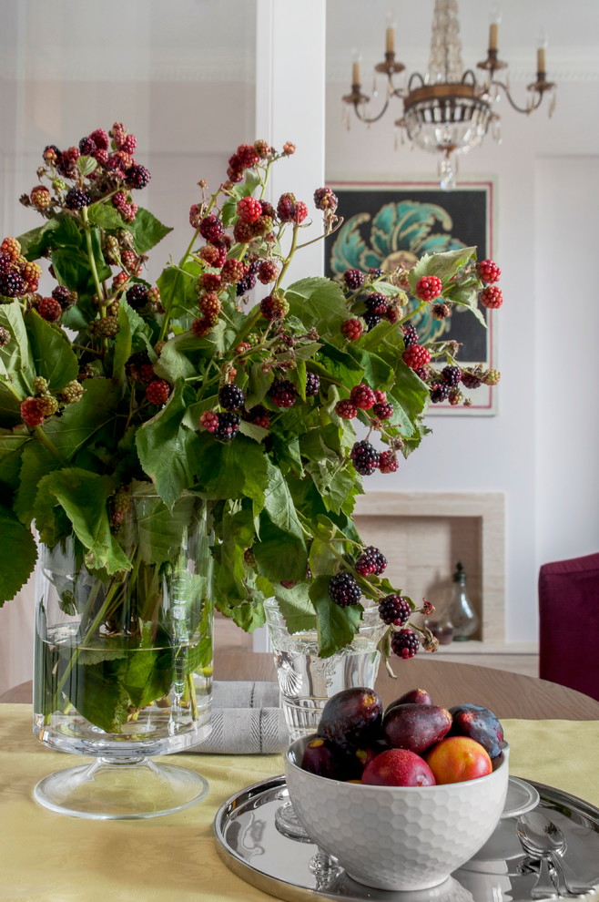 Квартира в доме по проекту архитектора Жолтовского.