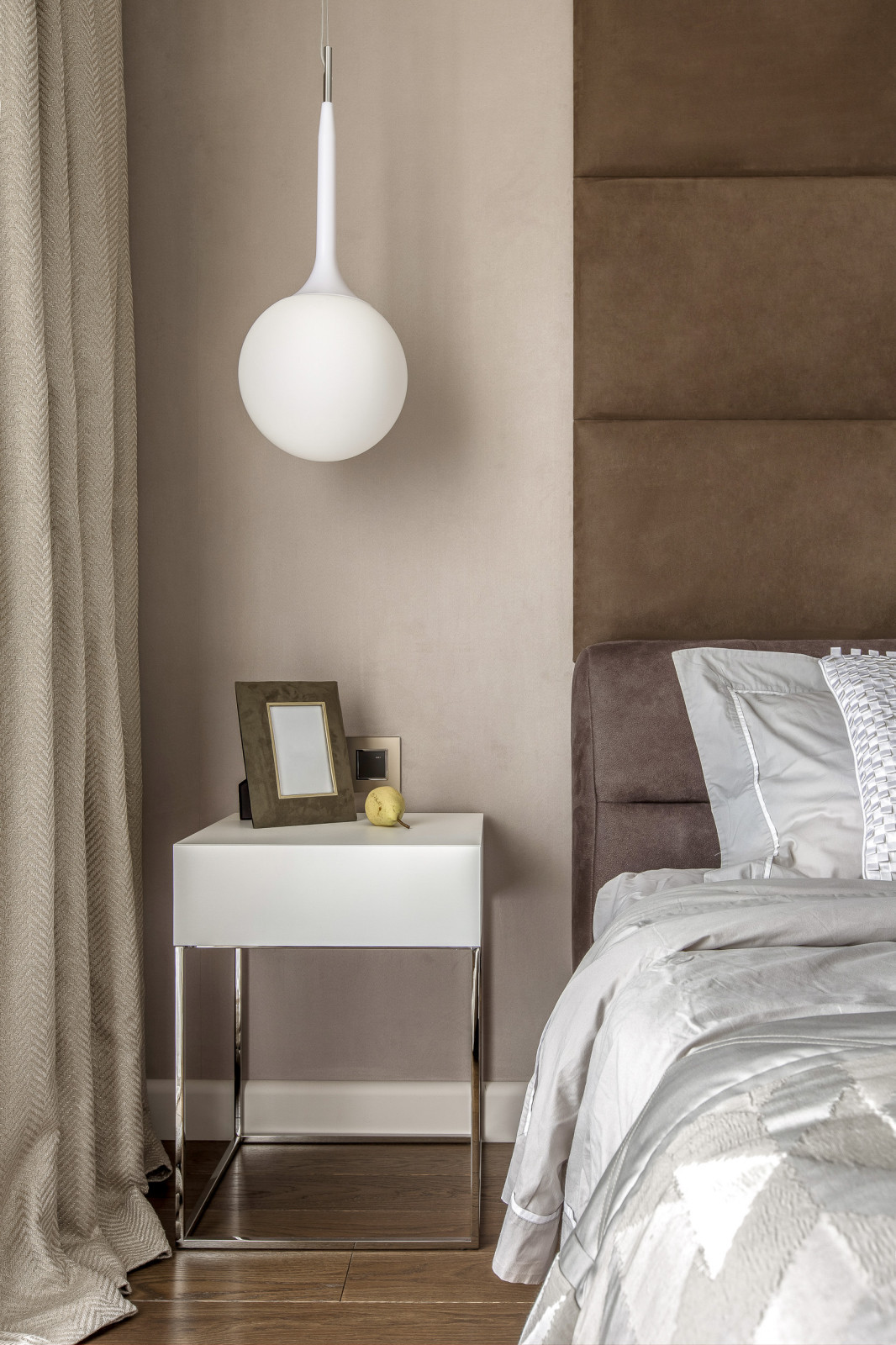 Трехкомнатная квартира в центре Петербурга