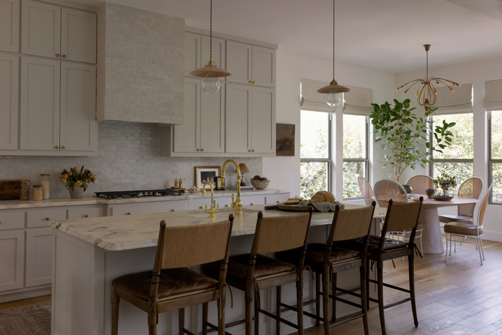 Inspiration for a transitional kitchen remodel in Austin