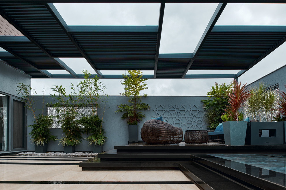 Inspiration for a contemporary deck in Bengaluru.