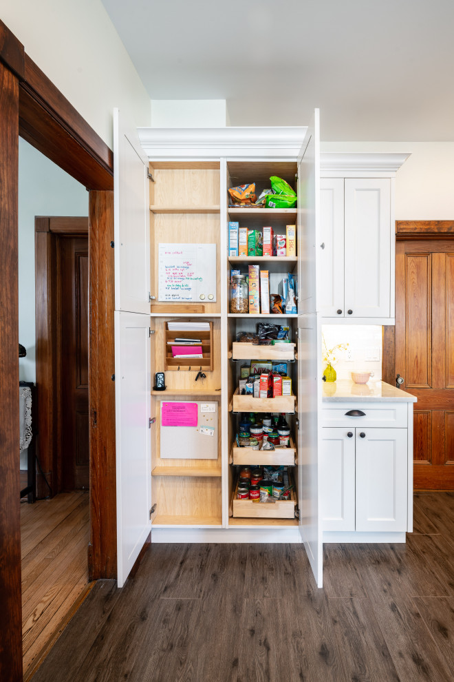 Home design - transitional home design idea in Newark