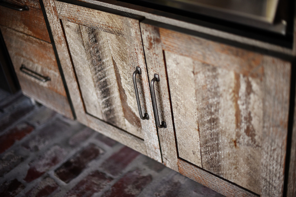 Inspiration for a rustic home design remodel in New Orleans