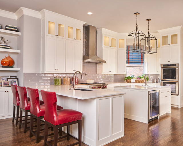 Golf Course Revival: Kitchen clasico-cocina