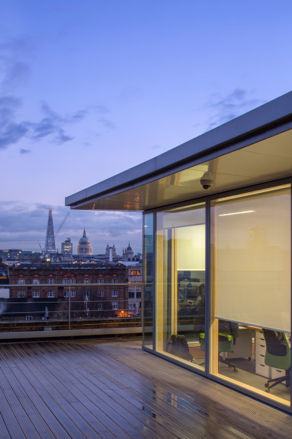 Britton Street contemporary-traedaeck