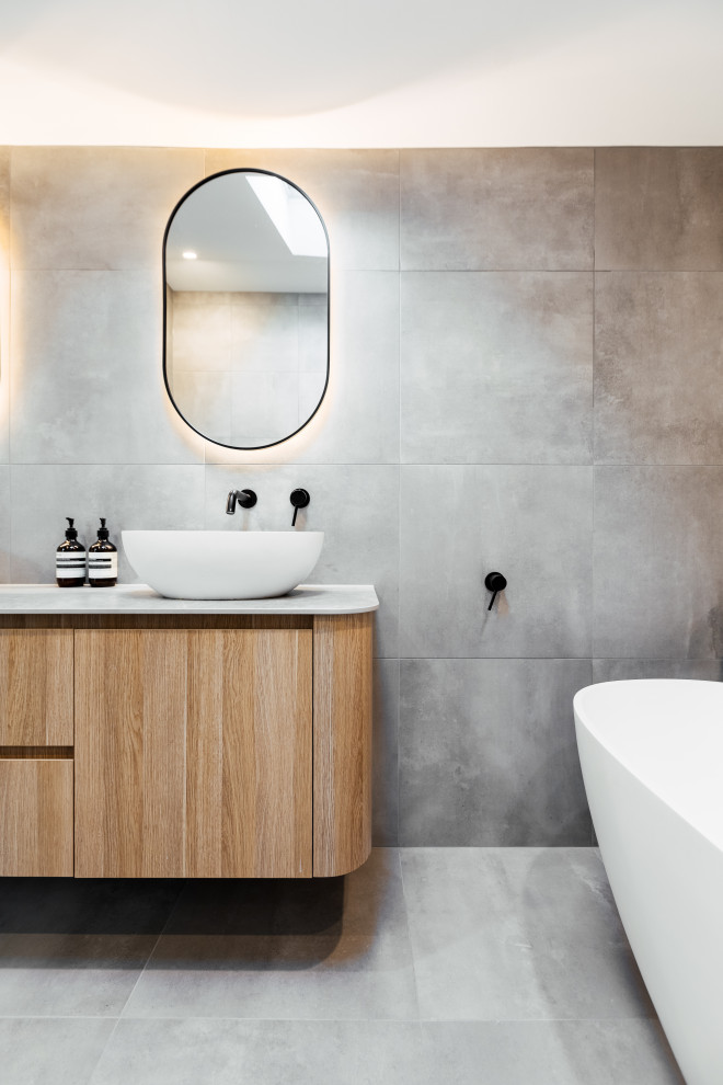 Modern bathroom in Melbourne.