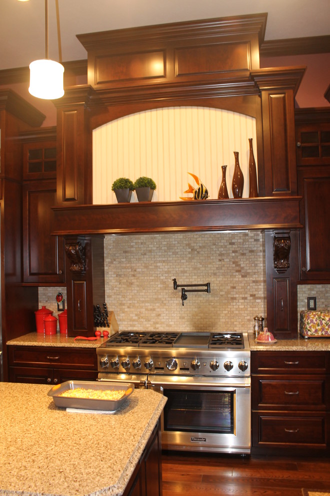 This is an example of a traditional kitchen in Columbus.