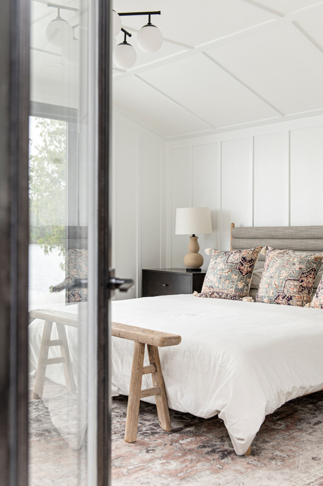 Mountain style home design photo in Toronto