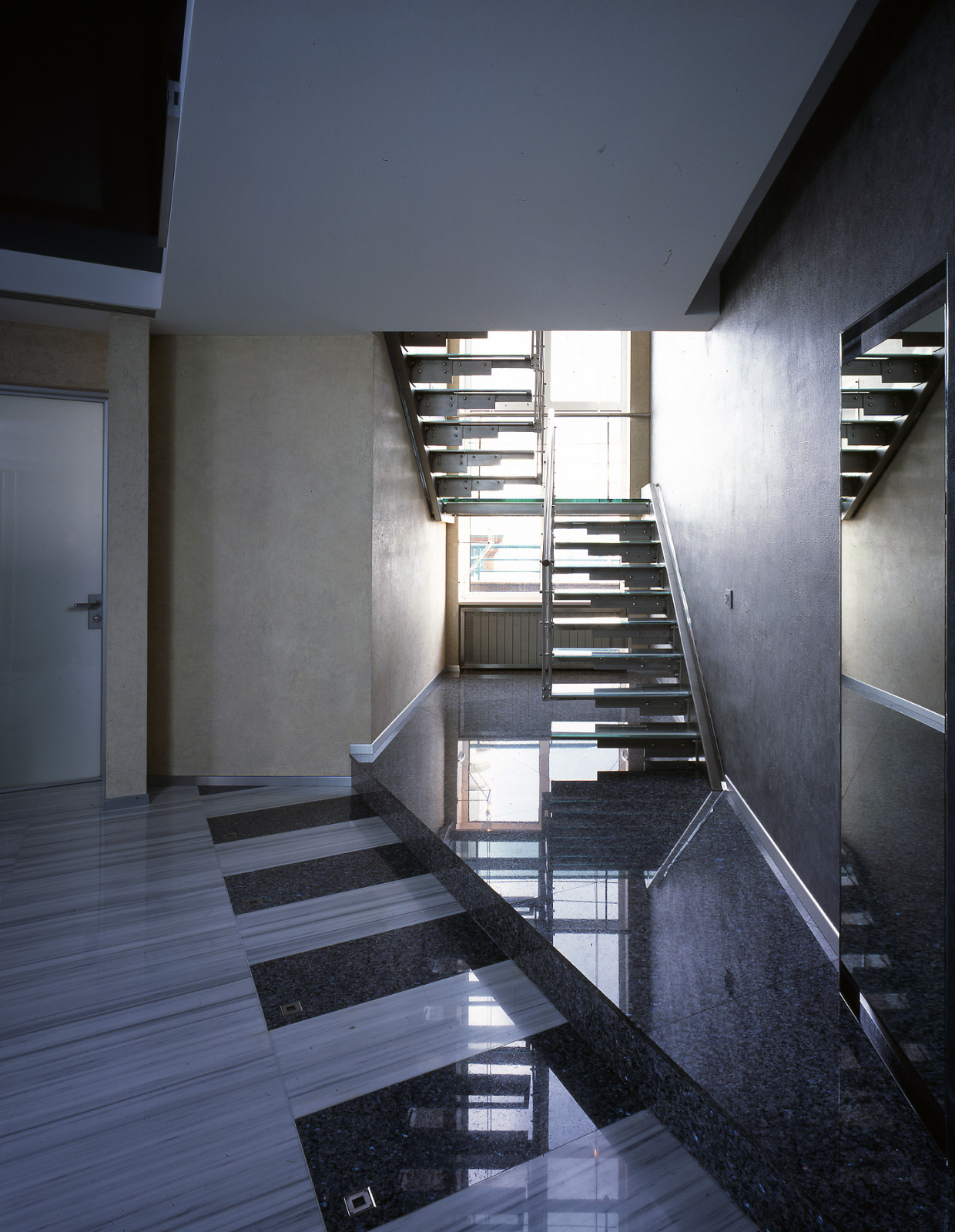 ТРЕХУРОВНЕВЫЙ ПЕНТХАУС В СТИЛЕ ХАЙ-ТЕК