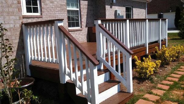 Design ideas for a mid-sized arts and crafts backyard deck in Charlotte with no cover.
