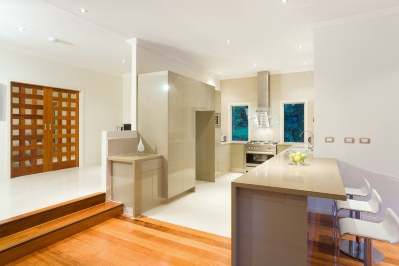 This is an example of a contemporary kitchen in Brisbane.