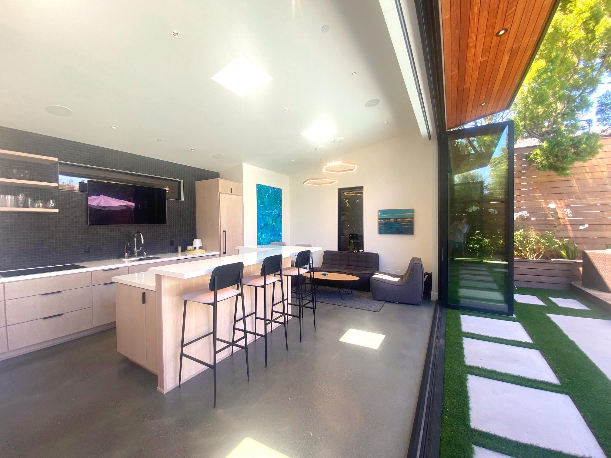 Modern Palm Hill Pool House