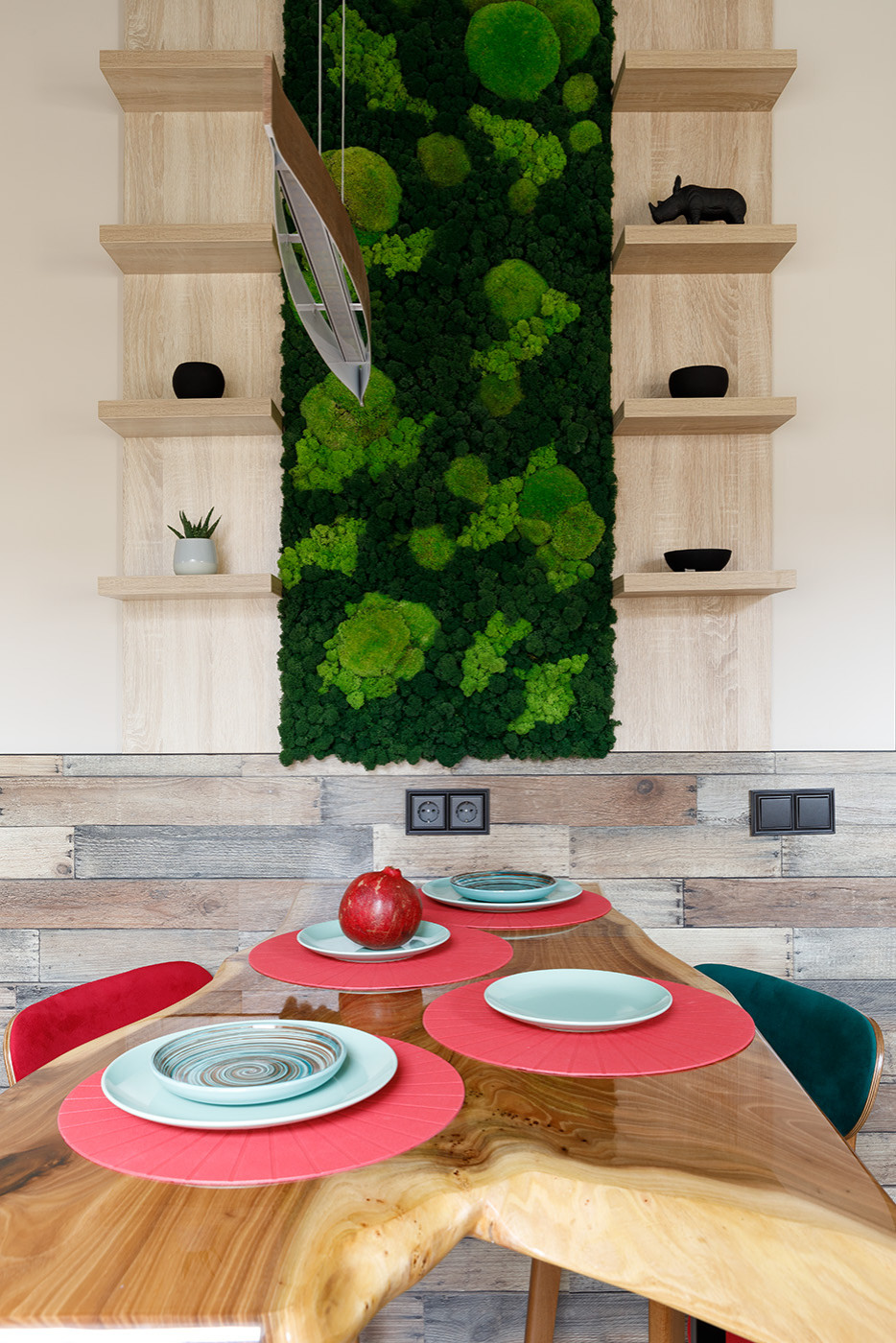 мини -отель Roomburg . Апартаменты Aura