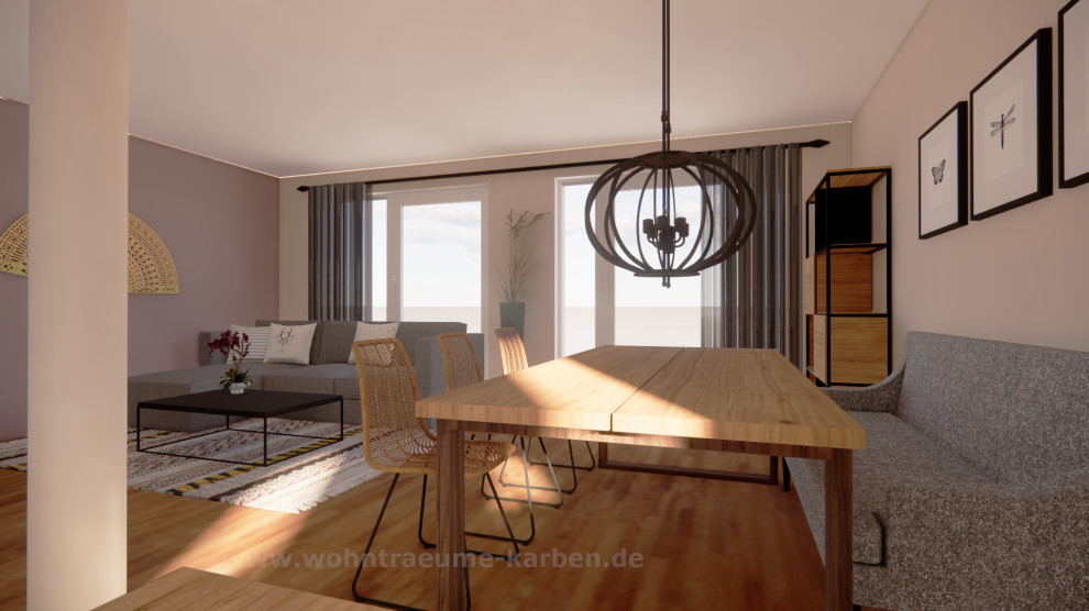 Diseño de sala de estar abierta urbana con paredes beige, suelo de madera oscura y televisor colgado en la pared