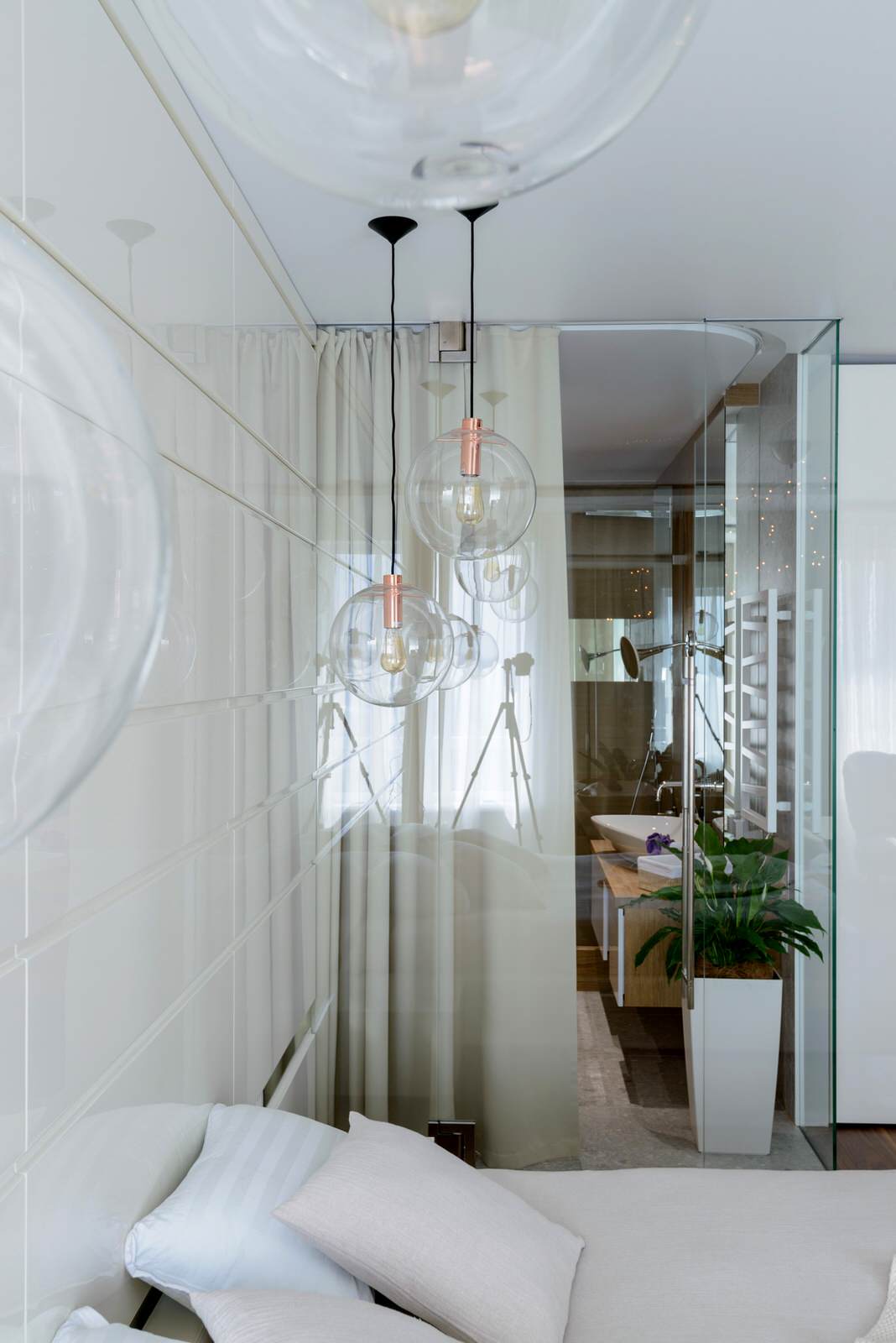 Просторная квартира с деревянными колоннами