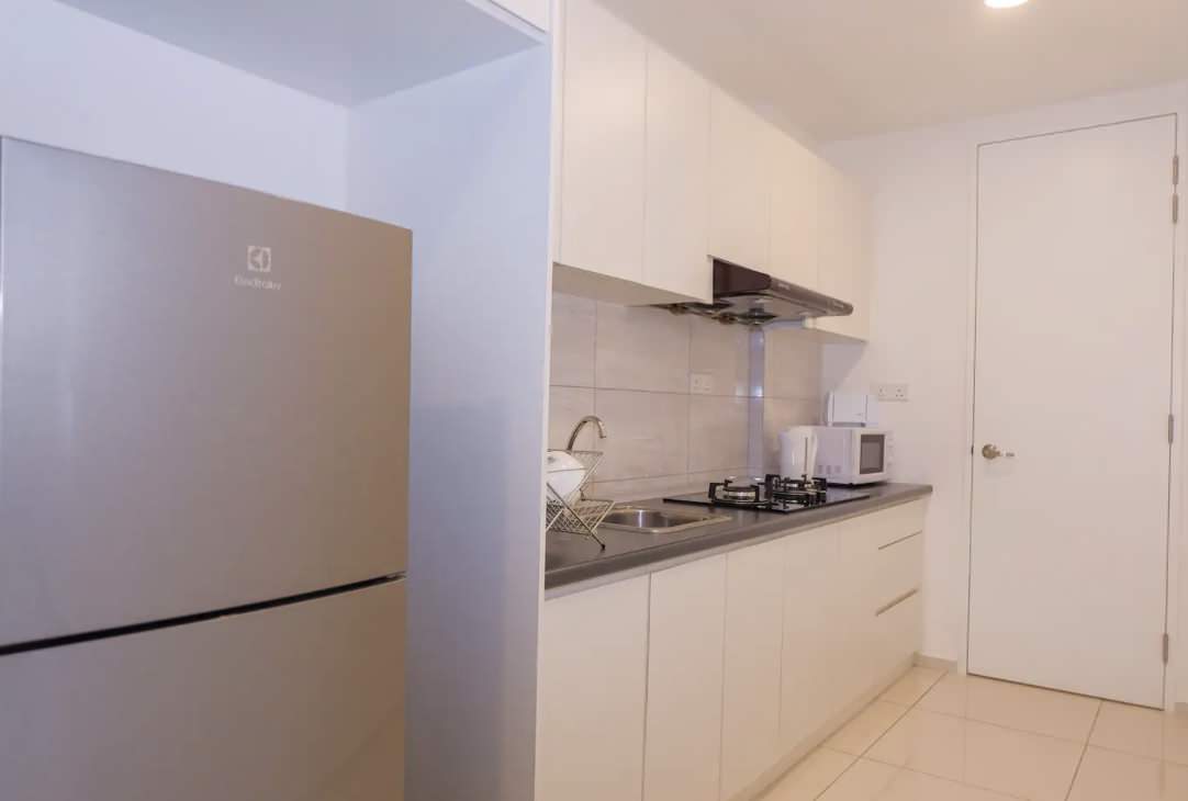 Однокомнатная в старом доме на проспекте Космонавтов