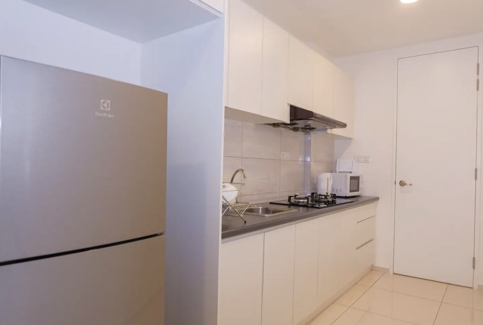 Однокомнатная в старом доме на проспекте Космонавтов