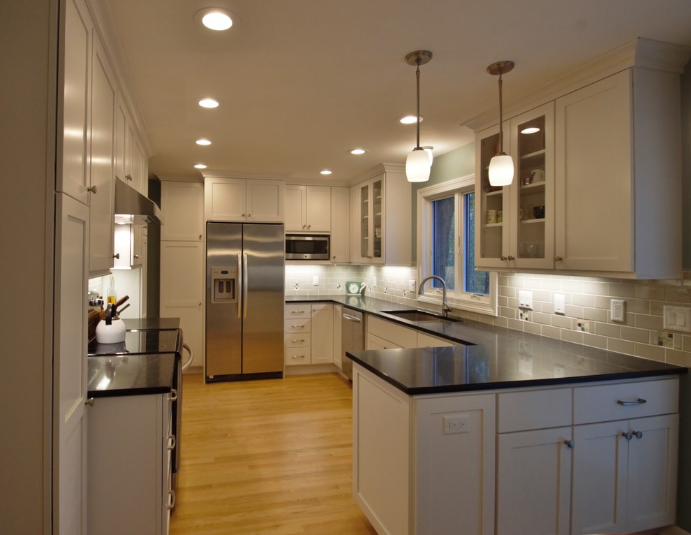 Inspiration for a mid-sized transitional kitchen remodel