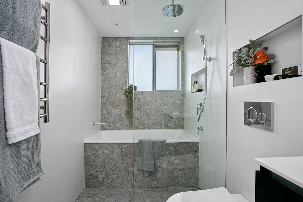 Inspiration for a contemporary bathroom in Sydney.