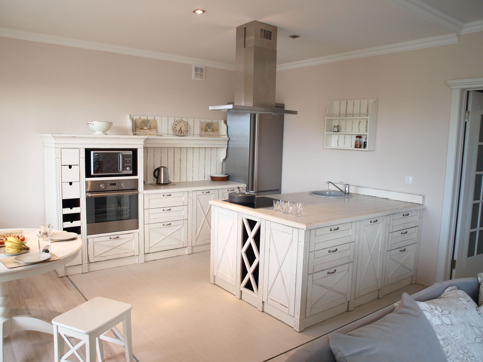 Мебель по индивидуальному заказу (кухни)