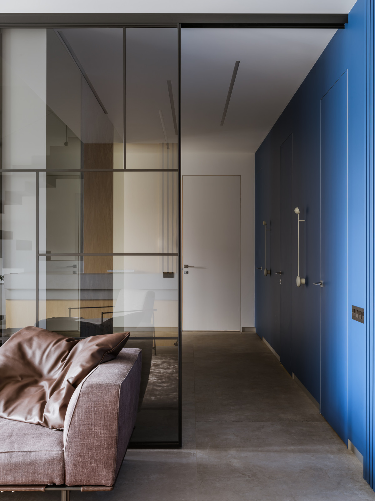 Дом с парящей лестницей