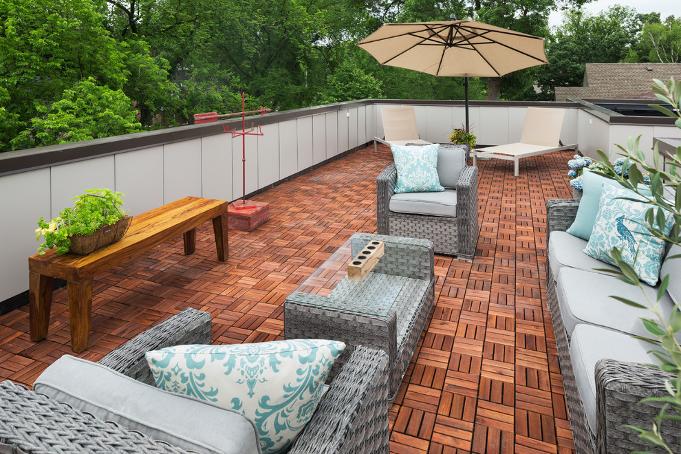 Photo of a small modern rooftop deck in Minneapolis with no cover.