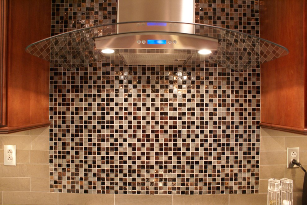Transitional kitchen photo in St Louis