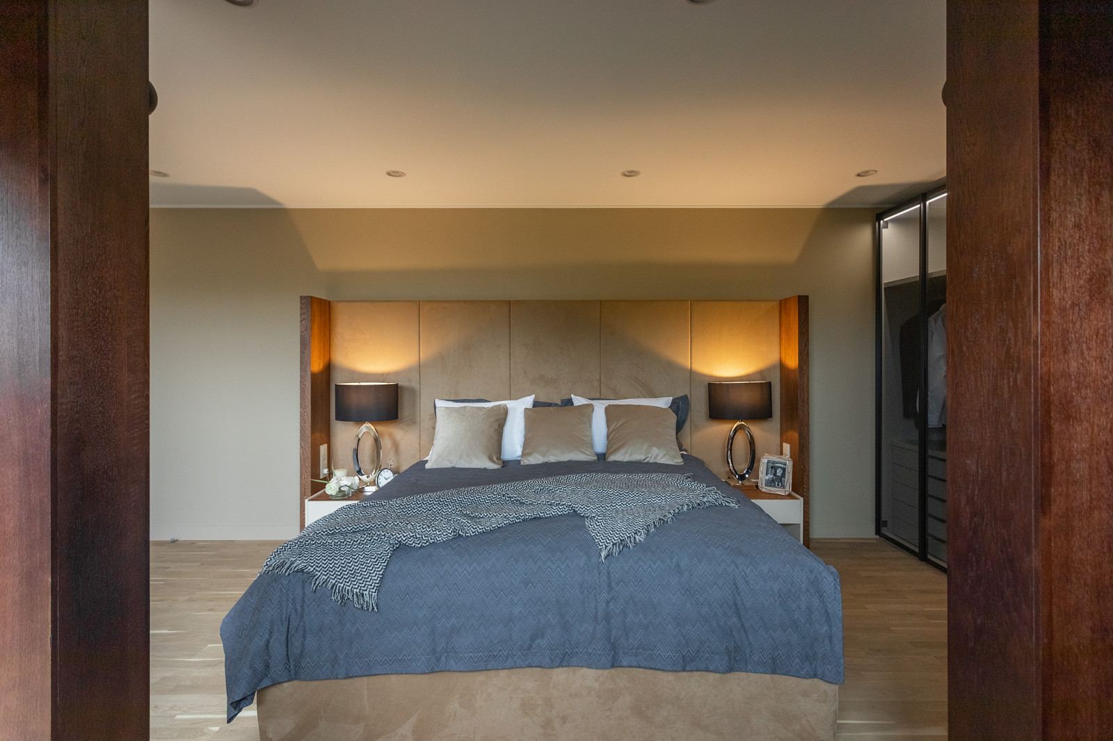 Интерьер двухуровневой квартиры в Калининграде.