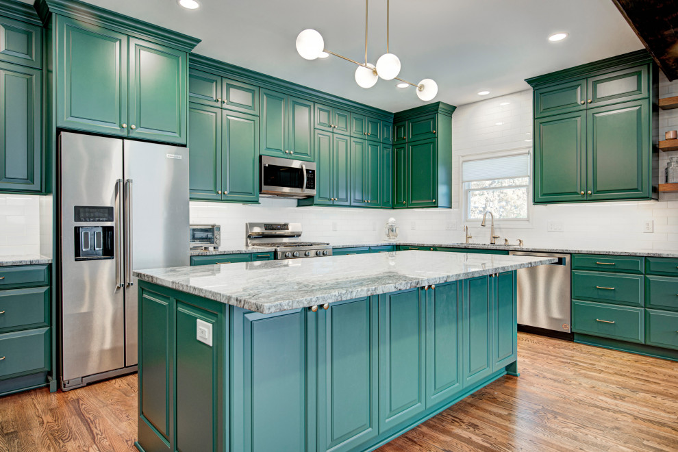 Kitchen - transitional kitchen idea in Indianapolis