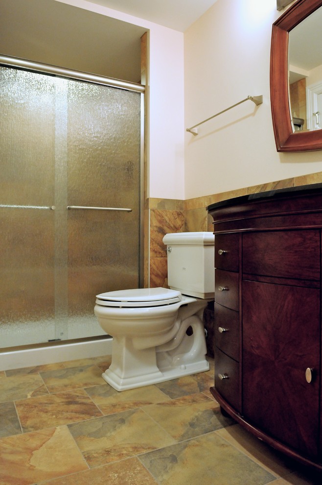 Inspiration for a transitional bathroom remodel in Chicago