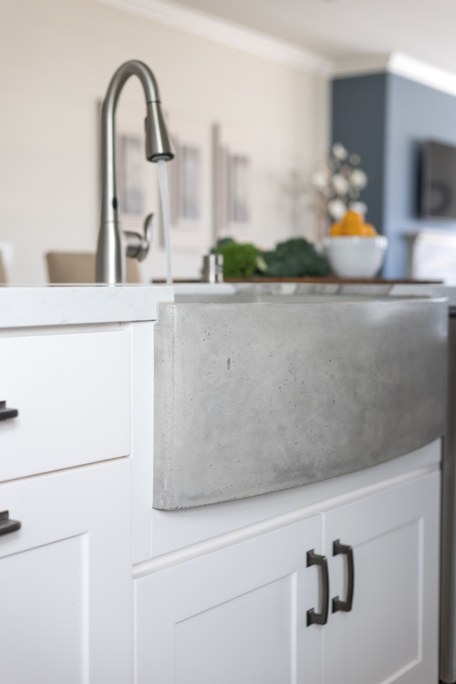 Kitchen - transitional kitchen idea