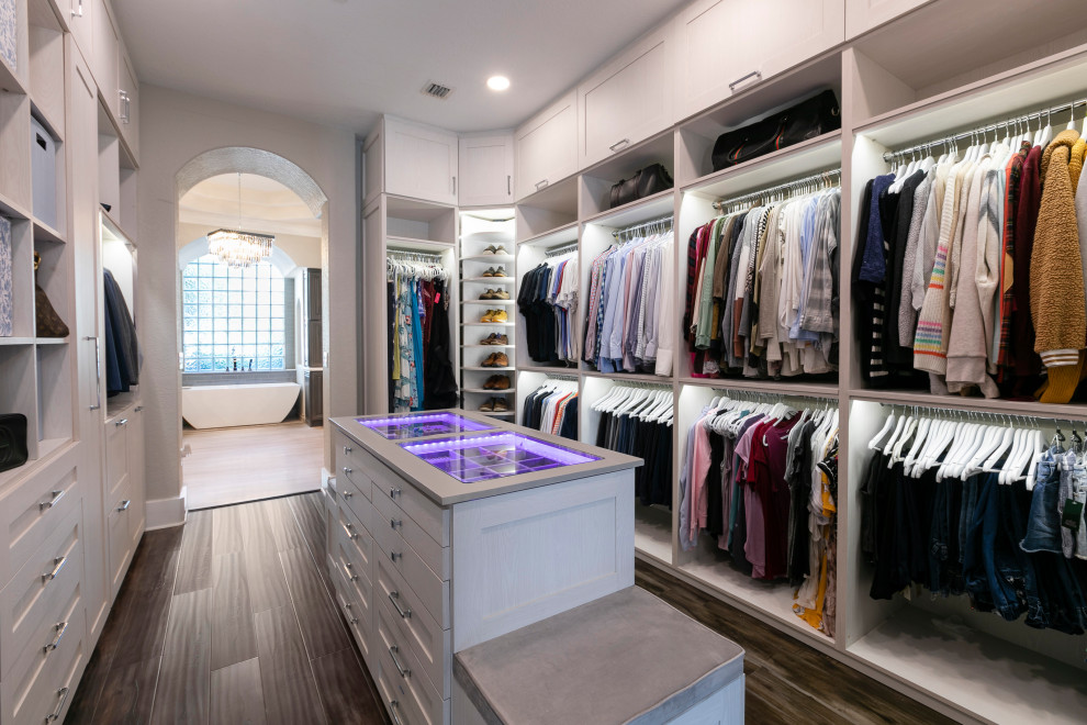 Inspiration for a transitional storage and wardrobe in Miami.