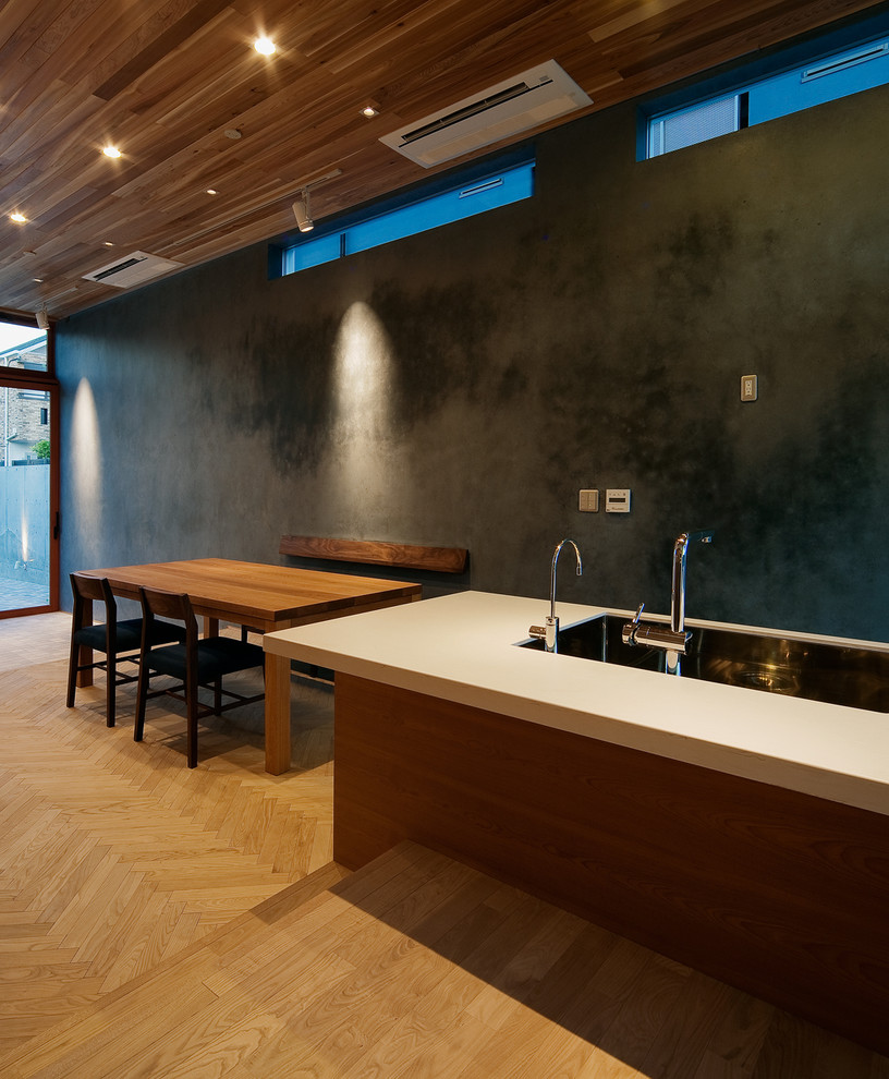 This is an example of a modern dining room in Tokyo.