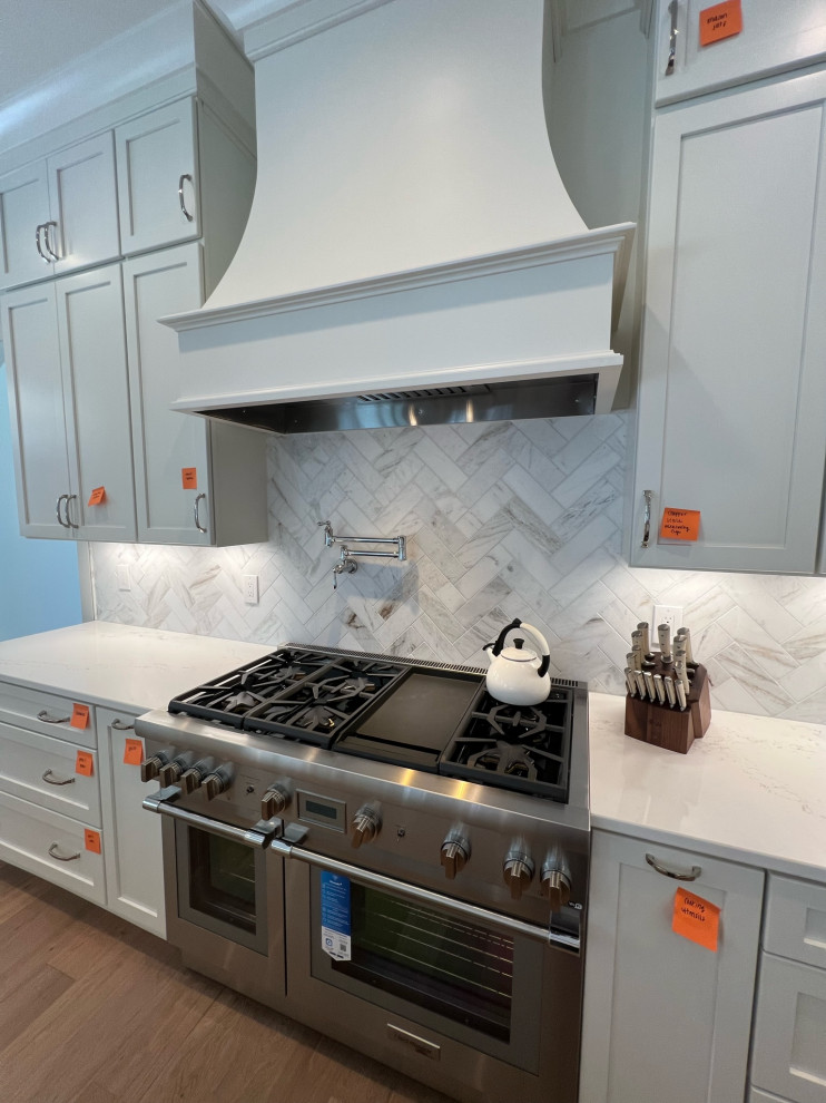 Home design - transitional home design idea in Columbus