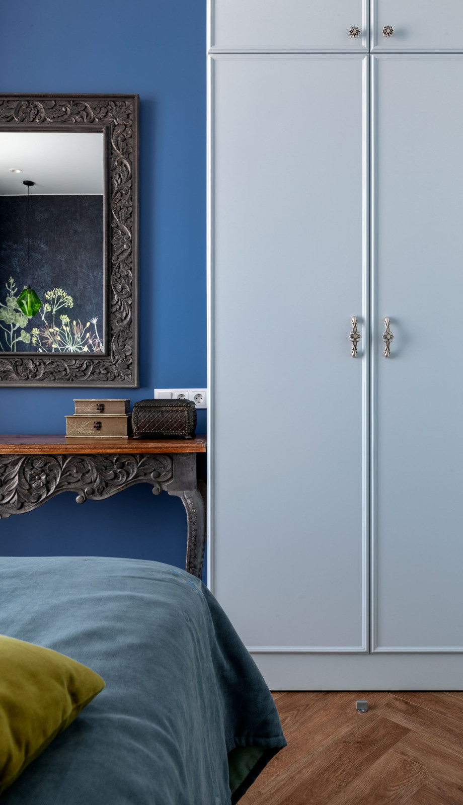 Винтаж в ярком интерьере 4-х комнатной квартиры