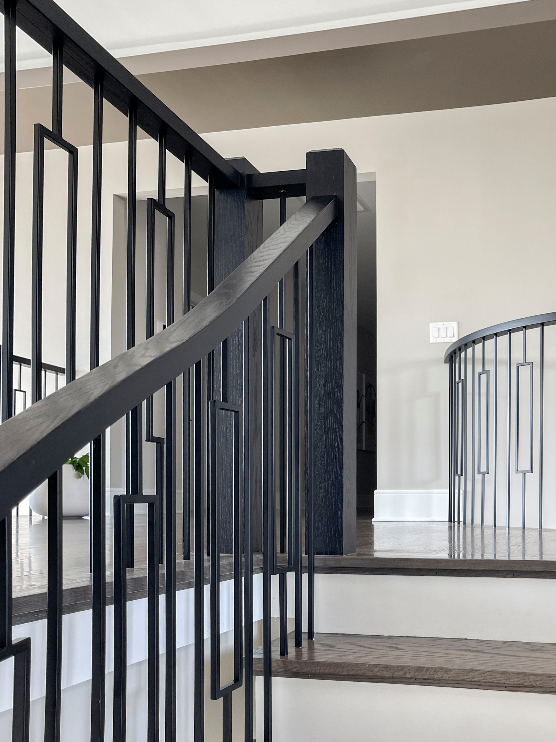 114_Striking Floating-Curved Staircase, Leesburg VA 20175